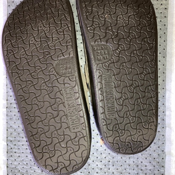 Men\'s size 11 tan suede Birkenstock sandals in box - open back closed toes main image 7